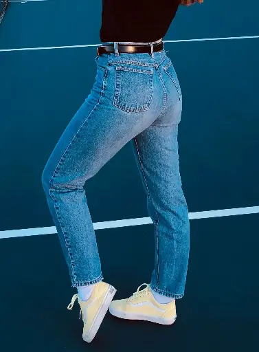 High-Waisted Straight Jeans (Women)